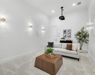 2032 Courtland Drive - Photo Thumbnail 13