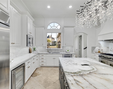 2032 Courtland Drive - Photo Thumbnail 6