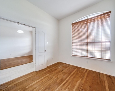 6551 Fairlawn Drive - Photo Thumbnail 5