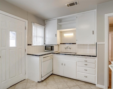 3541 S Hills Avenue - Photo Thumbnail 8