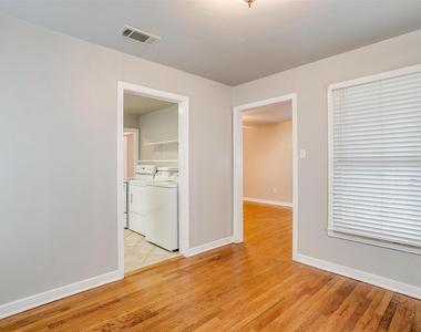 3541 S Hills Avenue - Photo Thumbnail 12