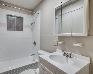 2213 Capri Drive - Photo Thumbnail 1