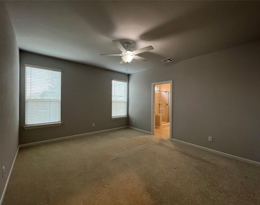 4805 Porque Court - Photo Thumbnail 12
