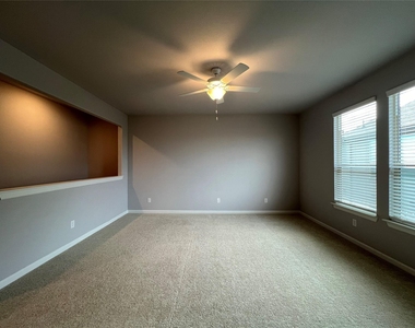 4805 Porque Court - Photo Thumbnail 18