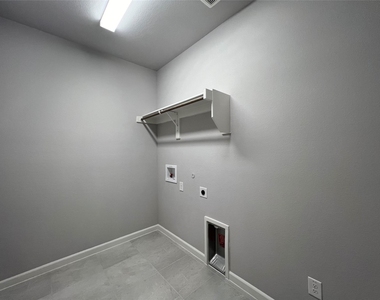 4805 Porque Court - Photo Thumbnail 5