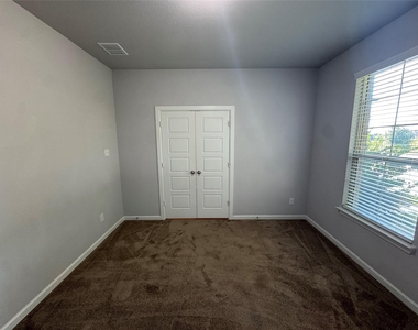 4805 Porque Court - Photo Thumbnail 3