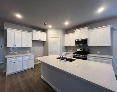 4805 Porque Court - Photo Thumbnail 9