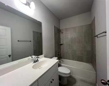 4805 Porque Court - Photo Thumbnail 4