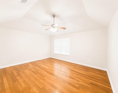709 Ridgemont Drive - Photo Thumbnail 21