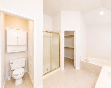 709 Ridgemont Drive - Photo Thumbnail 24