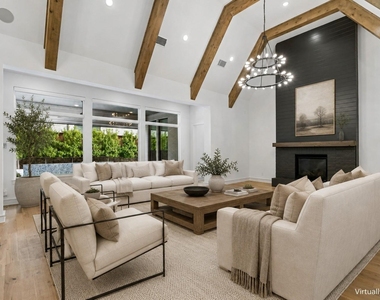 4440 Liberty Drive - Photo Thumbnail 3