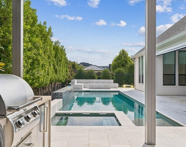 4440 Liberty Drive - Photo Thumbnail 12