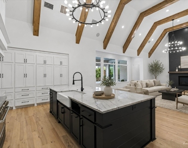 4440 Liberty Drive - Photo Thumbnail 4