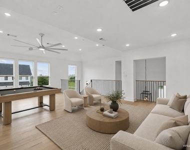 4440 Liberty Drive - Photo Thumbnail 8