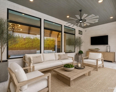 4440 Liberty Drive - Photo Thumbnail 10