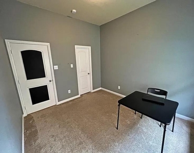 3001 Barkwood Drive - Photo Thumbnail 13