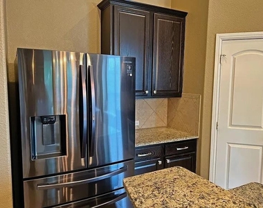 3001 Barkwood Drive - Photo Thumbnail 6