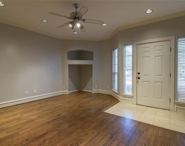 3904 Brandon Park Drive - Photo Thumbnail 3
