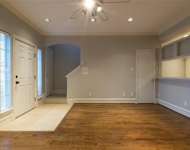 3904 Brandon Park Drive - Photo Thumbnail 9