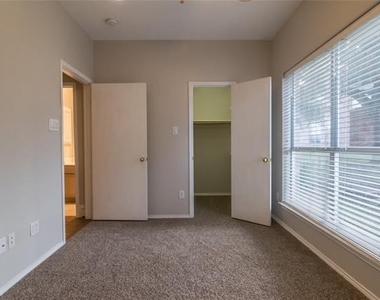 3904 Brandon Park Drive - Photo Thumbnail 7