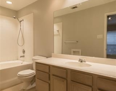 3904 Brandon Park Drive - Photo Thumbnail 13