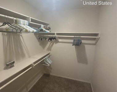4211 Meadow Park Drive - Photo Thumbnail 5