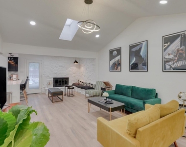 6048 Holiday Lane - Photo Thumbnail 2