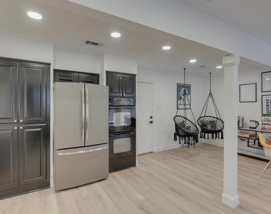 6048 Holiday Lane - Photo Thumbnail 10