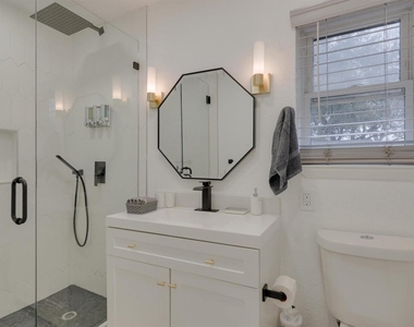 6048 Holiday Lane - Photo Thumbnail 19