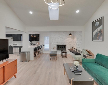 6048 Holiday Lane - Photo Thumbnail 6