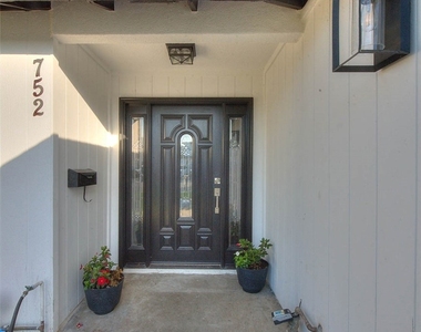 752 Rio Del Sol Avenue - Photo Thumbnail 2