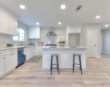 752 Rio Del Sol Avenue - Photo Thumbnail 3