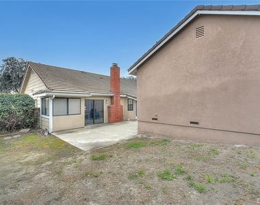 959 Kenwood Street - Photo Thumbnail 12