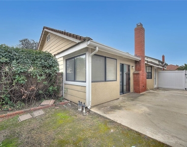 959 Kenwood Street - Photo Thumbnail 11