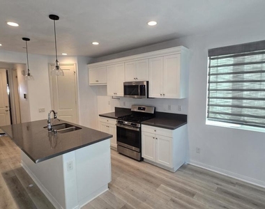 242 Hydrangea Street - Photo Thumbnail 8