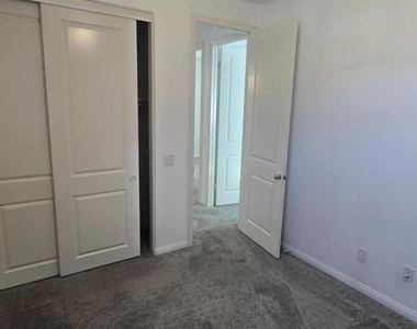242 Hydrangea Street - Photo Thumbnail 41