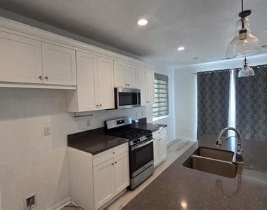 242 Hydrangea Street - Photo Thumbnail 9