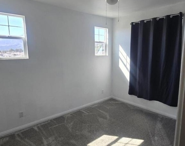242 Hydrangea Street - Photo Thumbnail 38
