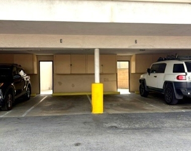 1026 W Granada Court - Photo Thumbnail 7