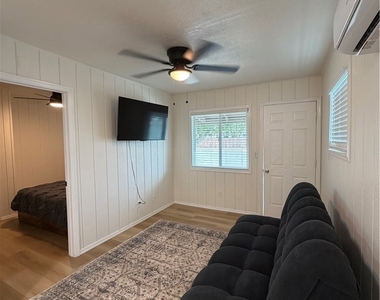 208 W Rice St - Photo Thumbnail 4