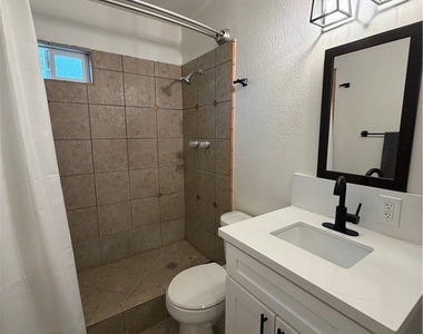 208 W Rice St - Photo Thumbnail 7