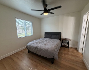213 S Spring - Photo Thumbnail 4