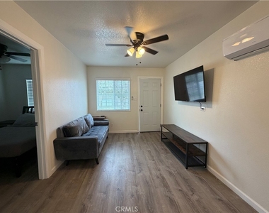211 S Spring - Photo Thumbnail 1