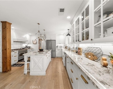 3945 Pala Mesa - Photo Thumbnail 19
