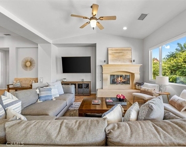 44260 Via Coronado - Photo Thumbnail 2