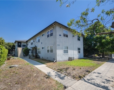 12237 Vanowen Street - Photo Thumbnail 8