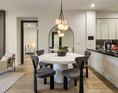 1318 Roxbury S - Photo Thumbnail 13