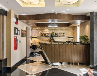 1318 Roxbury S - Photo Thumbnail 3