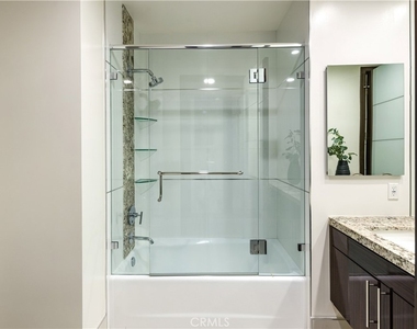 1318 Roxbury S - Photo Thumbnail 28