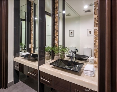 1318 Roxbury S - Photo Thumbnail 31